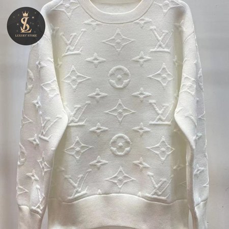 Embossed Pattern Round Neck Long Sleeves