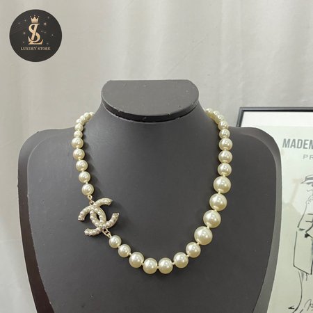 Chanel Glass Pearls CC Necklace Gold/Pearly White