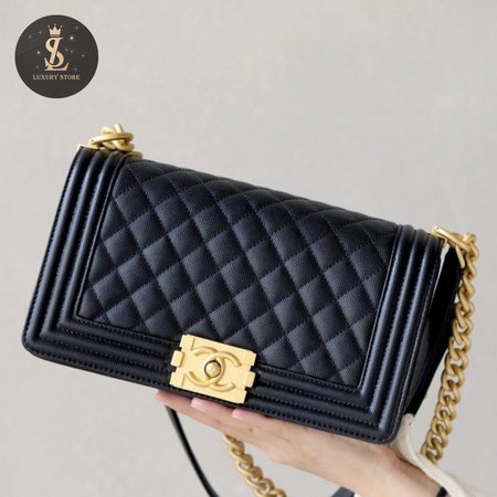 Chanel Boy Flap Quilted Diamond Caviar New Medium Black