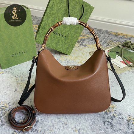 Gucci Diana Medium Shoulder Bag