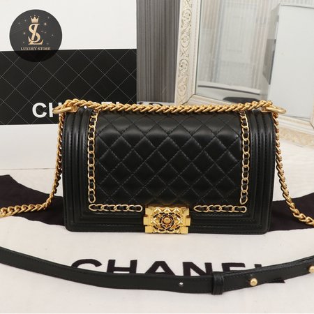 Chanel Boy 8012