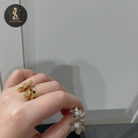 Van Cleef Frivole Ring